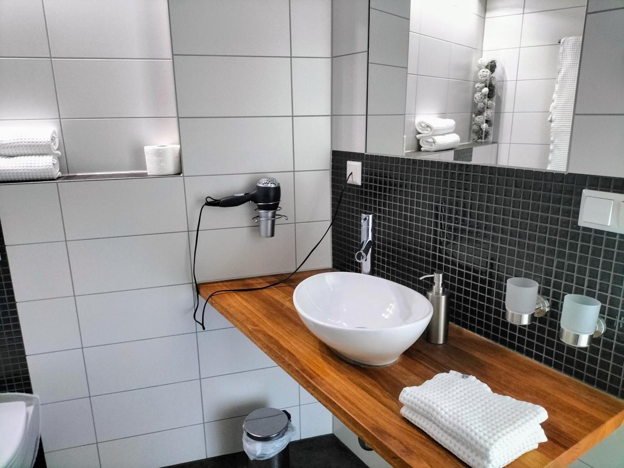Alte Stadtmauer - Apartment Sinsheim Eksteriør billede